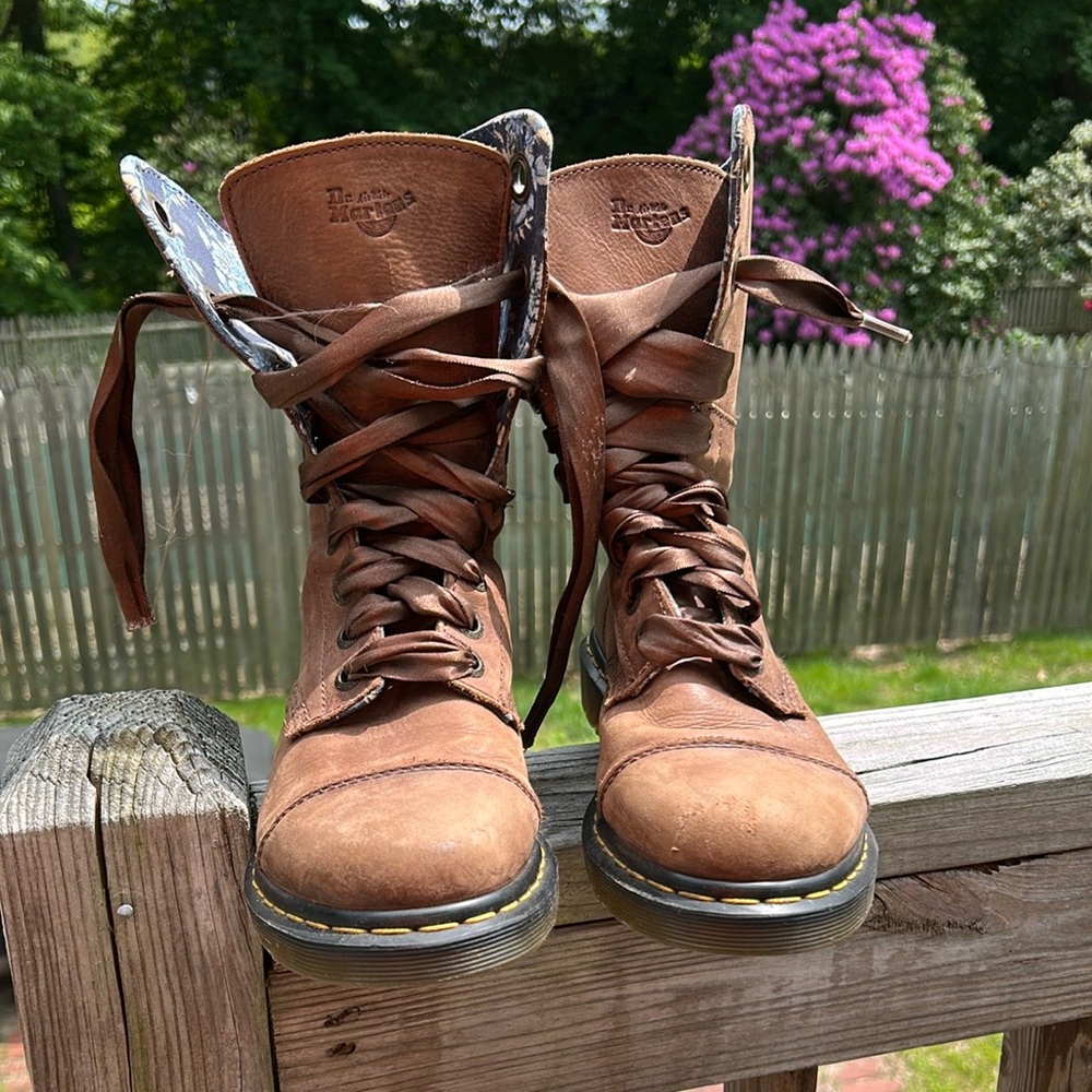Dr. Marten Aimilie Blue Floral Lined Lace Up Brown Leather Boots